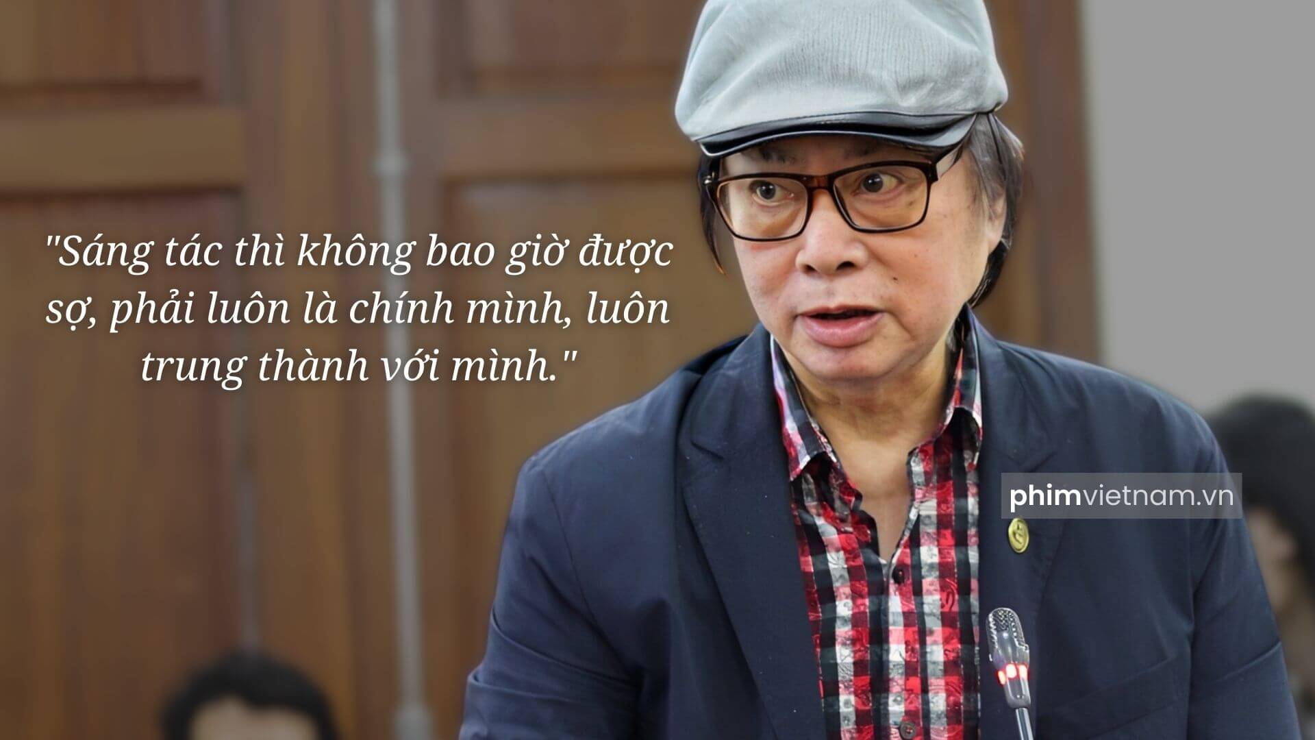 Đạo diễn Đặng Nhật Minh trong một buổi phỏng vấn